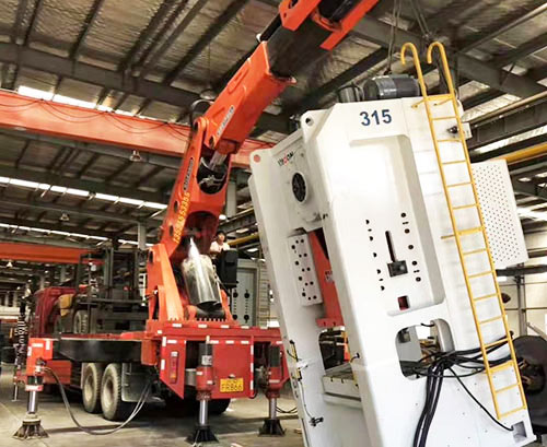 江西附近随车吊出租，轻松解决运输难题